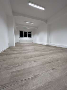 Foto - Büro in Köln 621,50 € 40 m² - 621,50&nbsp;EUR Kaltmiete, ca.&nbsp; 40,00&nbsp;m&sup2;