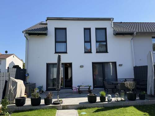 Foto - Haus zum Mieten in Roßdorf 1.950,00 € 147 m²