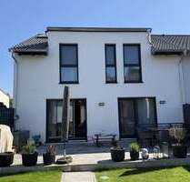 Haus zum Mieten in Roßdorf 1.950,00 € 147 m²