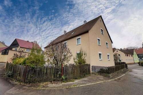 Foto - Haus zum Kaufen in Aurach 184.000,00 € 170 m²