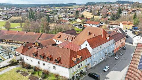 Foto - Haus zum Kaufen in Deggendorf 390.000,00 € 1800 m²