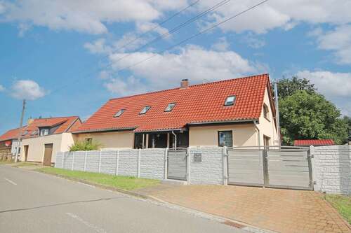 Foto - Haus zum Kaufen in Lutherstadt Wittenberg OT Jahmo 315.000,00 € 177 m²