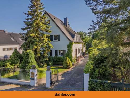 Foto - Haus zum Kaufen in Stahnsdorf 1.450.000,00 € 307.1 m²