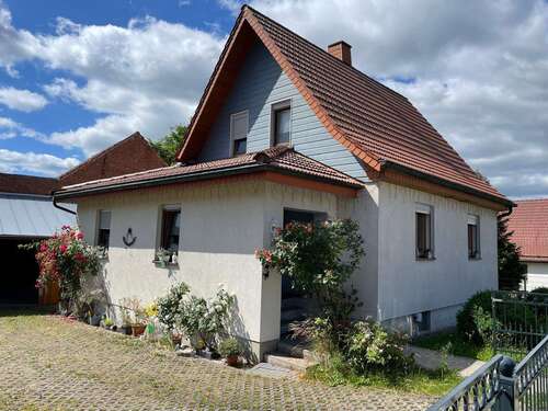 Foto - Haus zum Kaufen in Plaue 183.000,00 € 160 m²