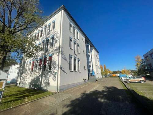 Foto - Büro in Freiburg im Breisgau Hochdorf 2.385,00 € 251 m²