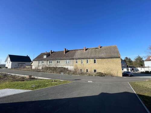 Foto - Haus zum Kaufen in Hohenmölsen 154.900,00 € 430 m²
