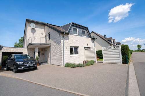 Foto - Haus zum Kaufen in Niederkassel 759.000,00 € 202 m²
