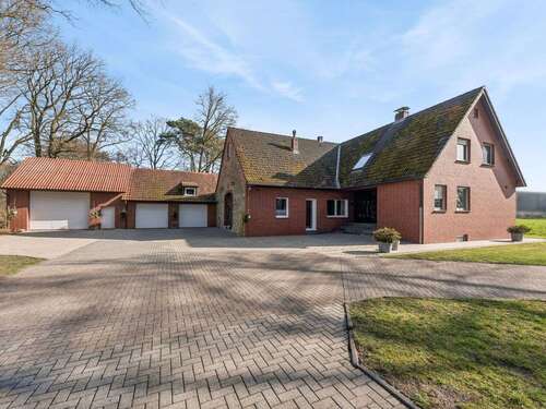 Foto - Haus zum Kaufen in Wallenhorst 1.550.000,00 € 300 m²