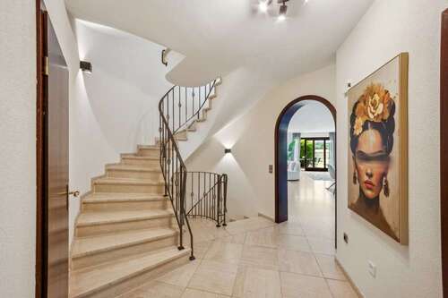 Foto - Haus zum Kaufen in Rodgau 698.000,00 € 238 m²