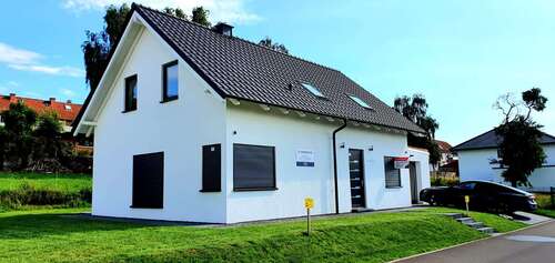 Foto - Haus zum Kaufen in Grebenhain Crainfeld 409.000,00 € 189 m²