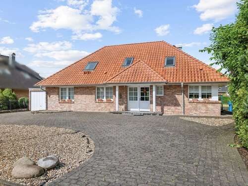 Foto - Haus zum Kaufen in Krefeld 999.000,00 € 233.84 m²