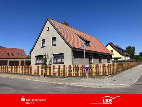 Foto - Haus zum Kaufen in Hundisburg 149.000,00 € 156 m²
