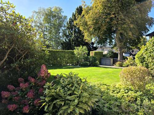 Foto - Haus zum Kaufen in Hamburg Sasel 1.475.000,00 € 328 m²