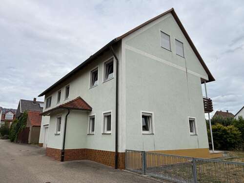 Foto - Haus zum Kaufen in Bechhofen 299.000,00 € 187 m²