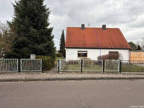 Foto - Haus zum Kaufen in Neukieritzsch 200.000,00 € 84 m²