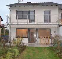 Haus zum Mieten in Eschborn Niederhöchstadt 2.000,00 € 120 m² - Eschborn / Niederhöchstadt