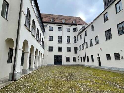 Foto - Wohnung zum Mieten in Augsburg 1.450,00 € 139 m²