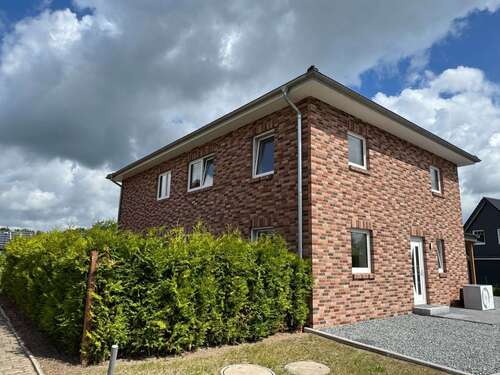 Foto - Wohnung zum Mieten in Süderstapel 940,00 € 96 m²