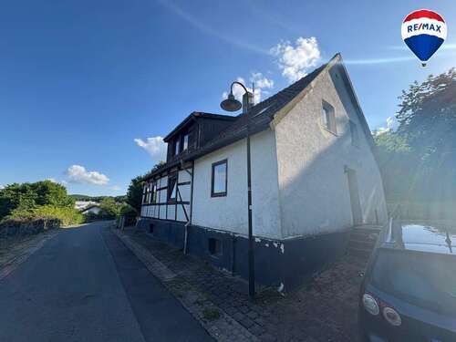 Foto - Haus zum Kaufen in Bad Driburg 135.000,00 € 185 m²
