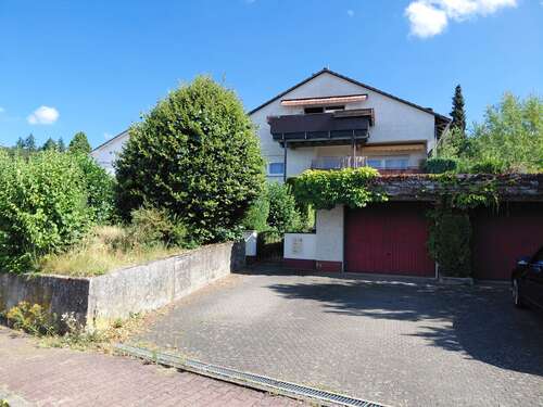 Foto - Haus zum Kaufen in Niedernhausen 585.000,00 € 275 m²