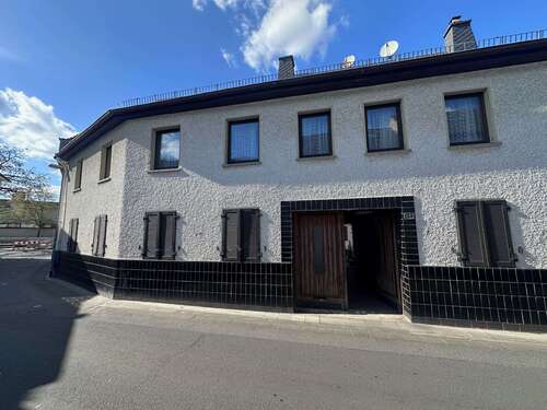 Foto - Haus zum Kaufen in Mainz-Kostheim 695.000,00 € 325 m²