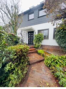 Foto - Haus zum Mieten in Eschborn 2.500,00 € 120.4 m²