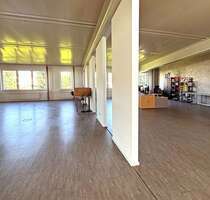 Büro in Freilassing 3.063,00 € 245 m²