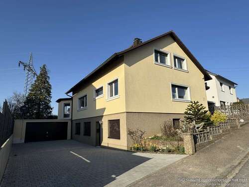 Foto - Haus zum Kaufen in Remchingen 639.000,00 € 225 m²