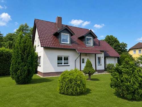 Foto - Haus zum Kaufen in Neupetershain 272.000,00 € 109.68 m²