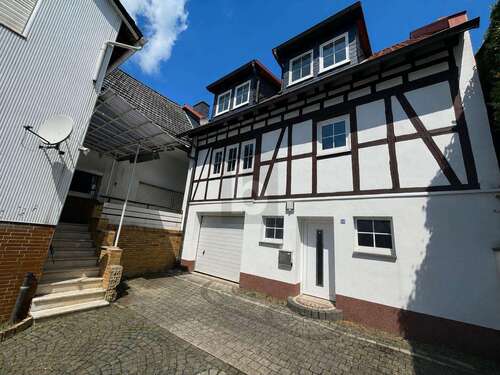 Foto - Haus zum Kaufen in Gladenbach 239.000,00 € 350 m²