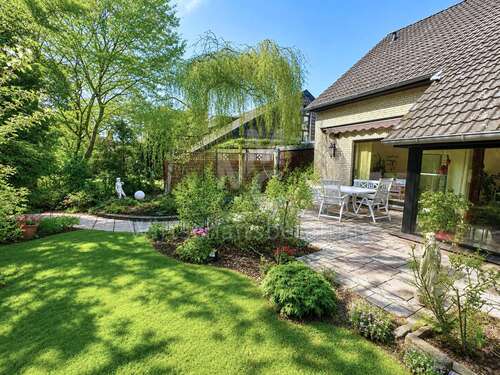 Foto - Haus zum Kaufen in Isernhagen Altwarmbüchen 649.000,00 € 151 m²