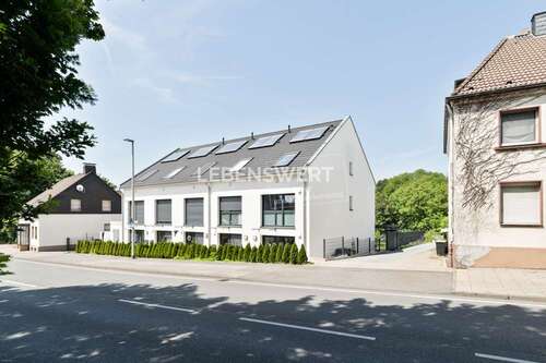 Foto - Haus zum Kaufen in Heiligenhaus 599.000,00 € 121 m²