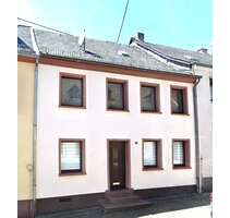 Haus zum Kaufen in Wadern 80.000,00 € 110 m²