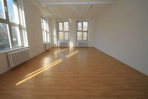 Foto - Büro in Plauen 845,00 € 169 m² - 845,00&nbsp;EUR Kaltmiete, ca.&nbsp; 169,00&nbsp;m&sup2;