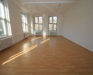 Büro in Plauen 845,00 € 169 m² - 845,00&nbsp;EUR Kaltmiete, ca.&nbsp; 169,00&nbsp;m&sup2; in Plauen (PLZ: 08523)