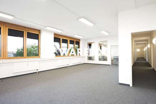 Foto - Büro in Leonberg 2.788,00 € 328 m²