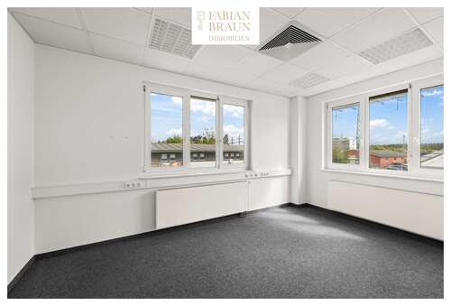 Foto - Büro in Schwaig 1.950,00 € 209 m²