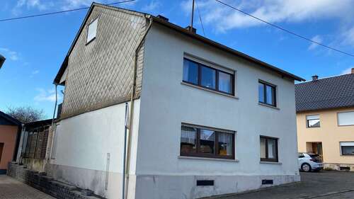 Foto - Haus zum Kaufen in Bergen 169.000,00 € 180 m²