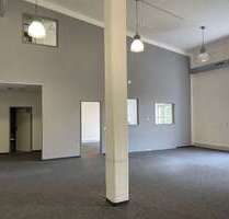 Büro in Augsburg 2.210,00 € 259.95 m²