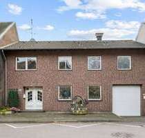 Haus zum Kaufen in Grevenbroich Kapellen 750.000,00 € 216.8 m² - Grevenbroich / Kapellen