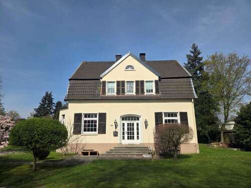 Foto - Haus zum Mieten in Voerde 1.695,00 € 226 m²