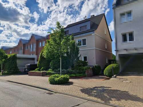 Foto - Haus zum Kaufen in Bergisch Gladbach Refrath 1.154.000,00 € 193.2 m²