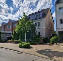 Haus zum Kaufen in Bergisch Gladbach Refrath 1.154.000,00 € 193.2 m² - Bergisch Gladbach / Refrath
