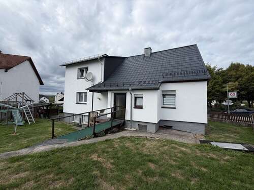 Foto - Haus zum Kaufen in Hohenahr 269.000,00 € 180 m²