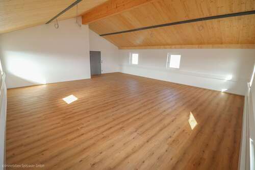 Foto - Büro in Surheim 1.070,00 € 107 m²