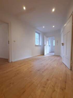 Foto - Haus zum Mieten in Sachsen - Limbach-Oberfrohna 480,00 € 77 m²