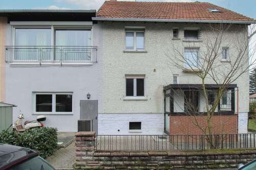 Foto - Haus zum Kaufen in Karben 598.000,00 € 243.01 m²