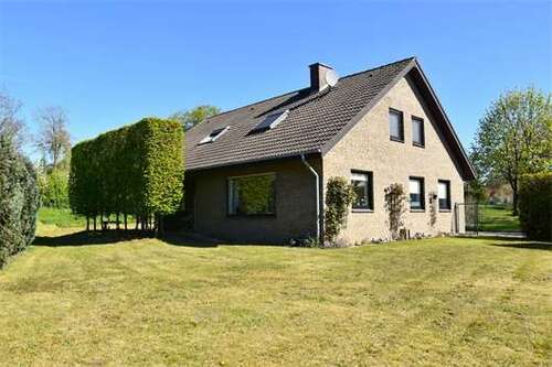 Foto - Haus zum Kaufen in Halle 480.000,00 € 231.43 m²