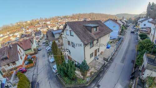 Foto - Haus zum Kaufen in Kämpfelbach 689.000,00 € 210 m²