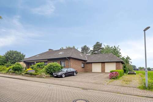 Foto - Haus zum Kaufen in Rees 459.000,00 € 245 m²